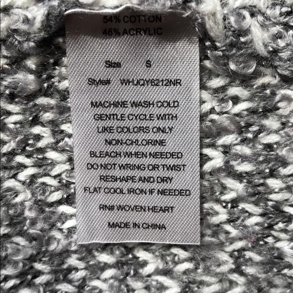 Woven Heart Gray and White Open  Cardigan Sweater - Picture 5 of 5